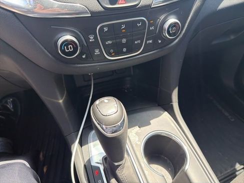 Used 2020 Chevrolet Equinox LT image 6