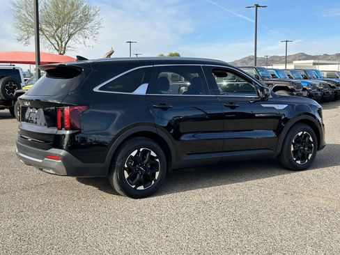 Certified 2024 Kia Sorento S image 5