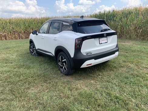 New 2026 Nissan Kicks SV image 7