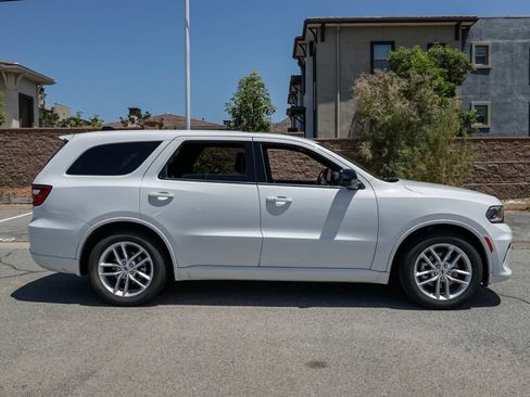 Used 2023 Dodge Durango GT RWD image 3