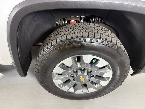 Used 2025 Chevrolet Silverado 2500 Custom w/ Custom Value Package image 13