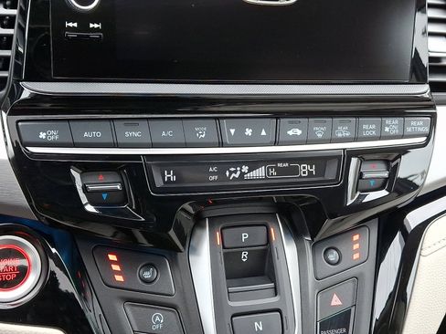 Certified 2025 Honda Odyssey Touring image 15