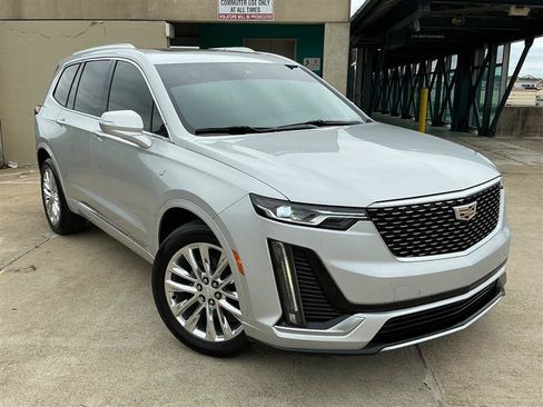 Used 2020 Cadillac XT6 Premium Luxury FWD image 7