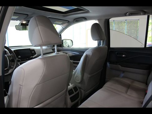 Certified 2023 Honda Ridgeline RTL image 14