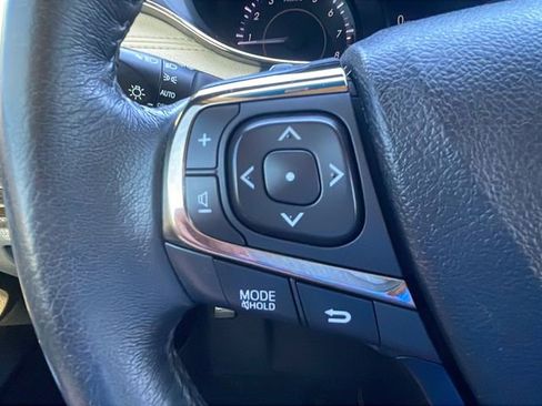 Used 2017 Toyota Avalon XLE Premium image 22