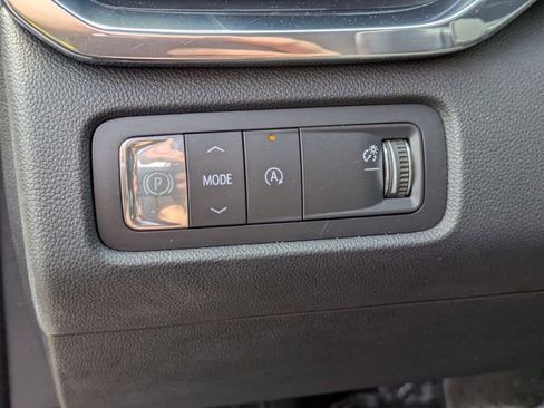 Used 2025 GMC Acadia Elevation FWD image 15