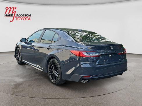 Used 2025 Toyota Camry SE FWD image 14