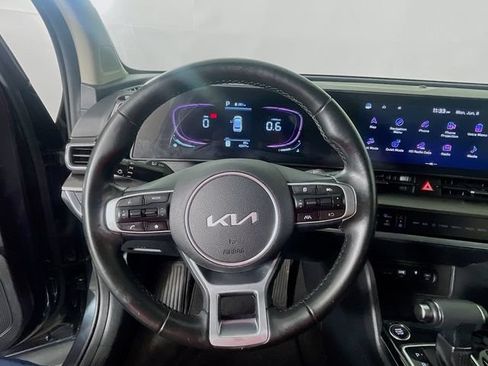 Used 2025 Kia Sportage EX FWD image 12