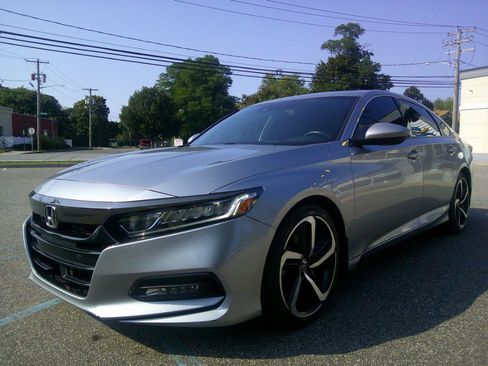Used 2018 Honda Accord Sport image 32