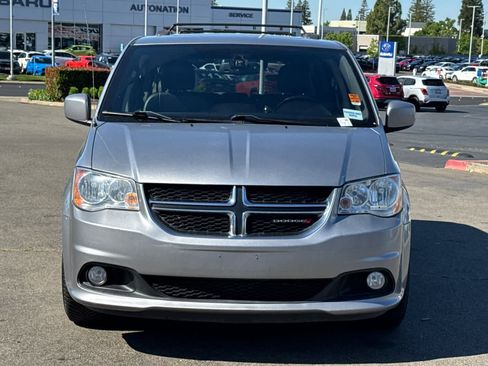 Used 2019 Dodge Grand Caravan SXT FWD image 10