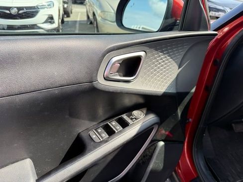 Used 2022 Kia Soul LX w/ Technology Package FWD image 29