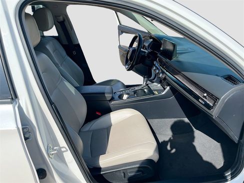Used 2024 Honda Civic Touring image 25