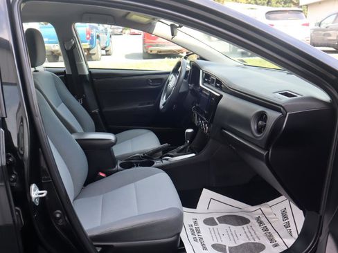 Used 2017 Toyota Corolla L FWD image 31