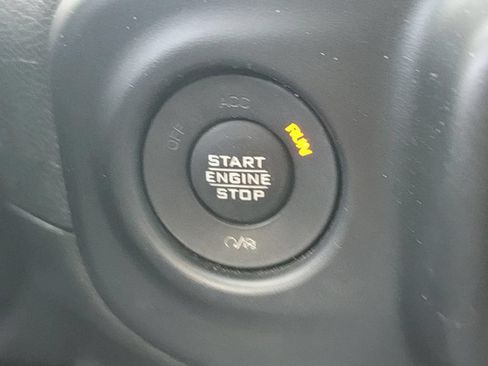 Used 2021 Jeep Wrangler Unlimited Sahara AWD/4WD image 30