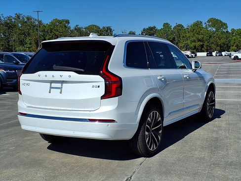 New 2026 Volvo XC90 B5 Plus w/ Protection Package Premier image 7