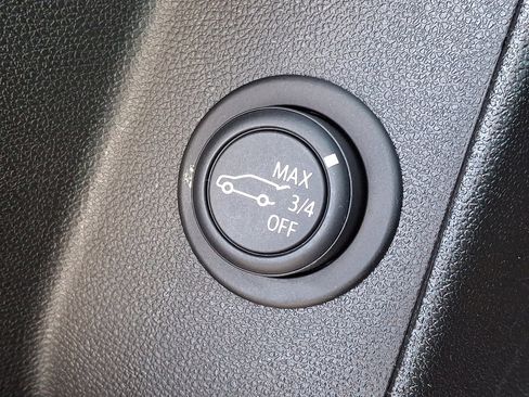 Used 2023 Chevrolet Equinox RS image 25