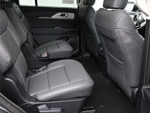 New 2026 Ford Explorer Active w/ Active Comfort Package image 16