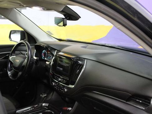 Used 2019 Chevrolet Traverse LT w/ LPO, Blackout Package AWD/4WD image 12