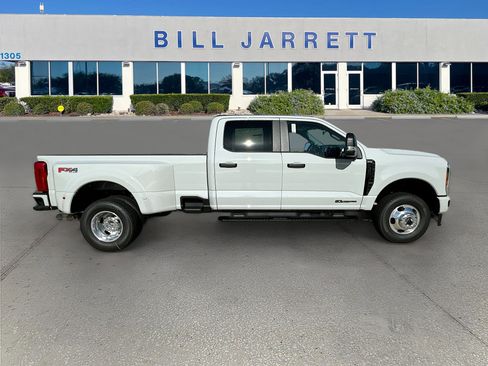 New 2026 Ford F350 4x4 Crew Cab DRW Super Duty image 3