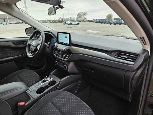 Used 2025 Ford Escape Active image 33