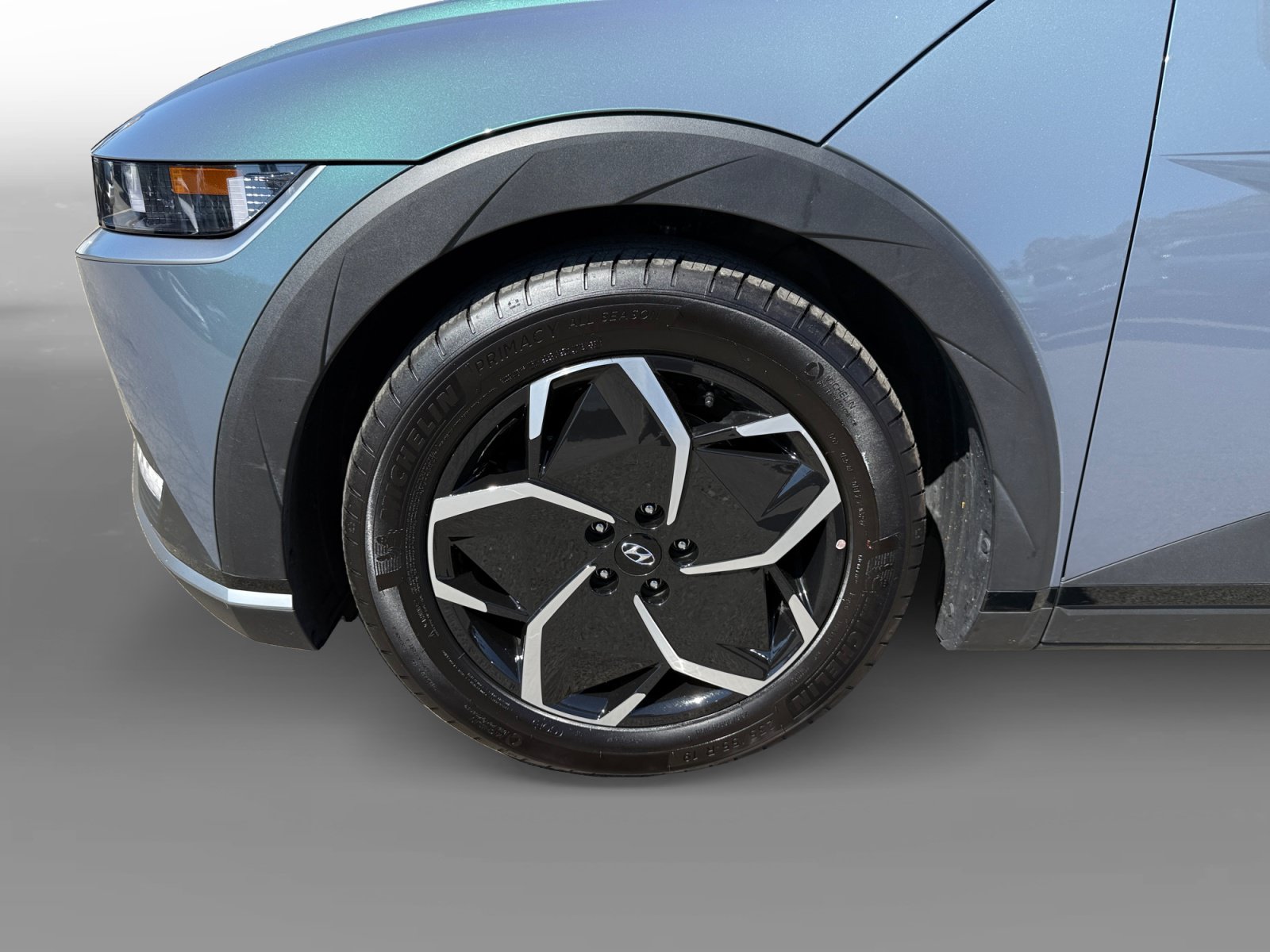 Certified 2024 Hyundai Ioniq 5 SEL RWD image 9