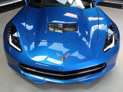 Used 2015 Chevrolet Corvette Stingray Coupe w/ 2LT Preferred Equipment Group image 7