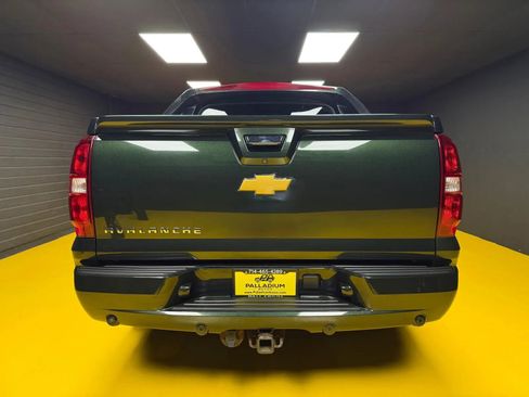 Used 2013 Chevrolet Avalanche LTZ AWD/4WD image 5