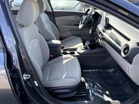 Used 2020 Kia Forte LXS image 9