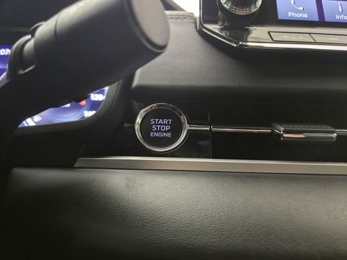 Used 2024 Mitsubishi Outlander SE Black Edition image 26