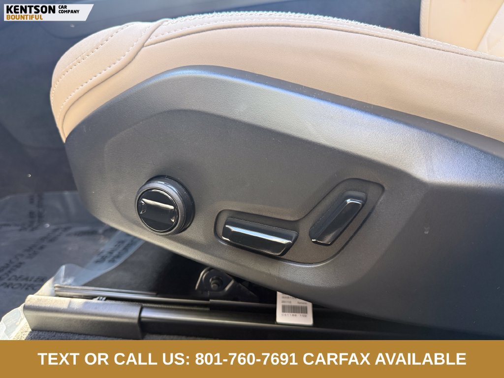Used 2026 Volvo XC60 B5 Plus AWD/4WD image 30