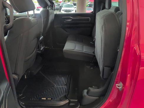 Used 2022 RAM 1500 Big Horn AWD/4WD image 3