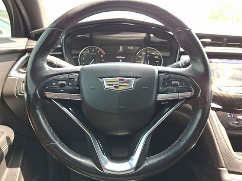 Used 2020 Cadillac XT6 Premium Luxury AWD/4WD image 20