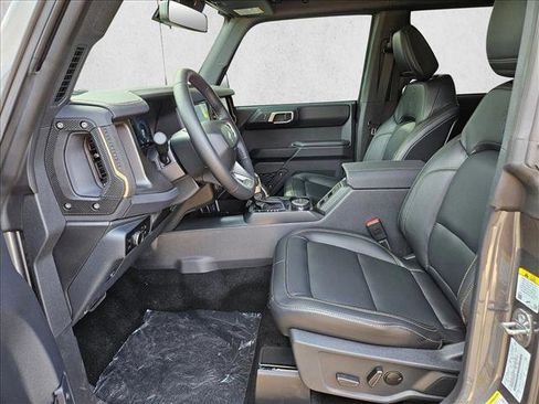 New 2025 Ford Bronco Badlands image 4