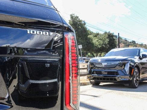 Used 2025 Cadillac Escalade IQ Sport 2 image 7