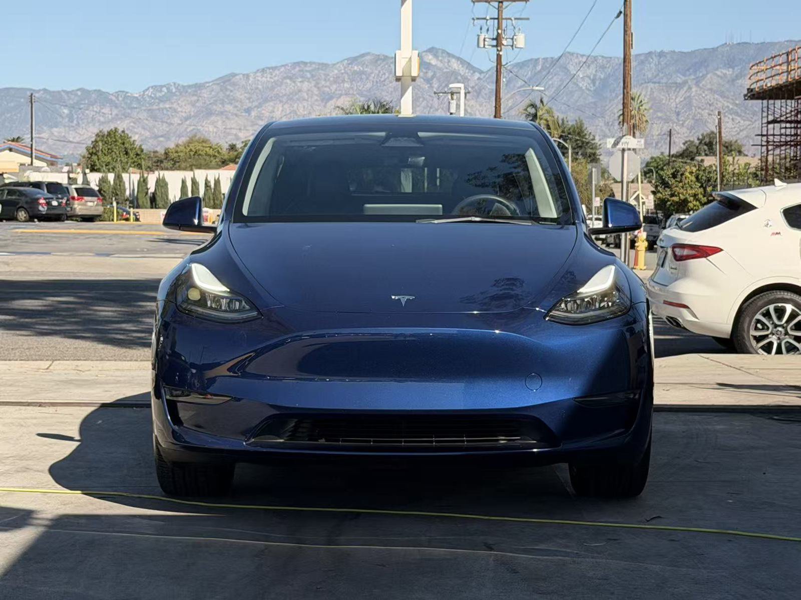 Used 2023 Tesla Model Y Long Range AWD/4WD image 3