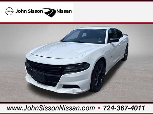 Used 2020 Dodge Charger SXT w/ Blacktop Package RWD image 1