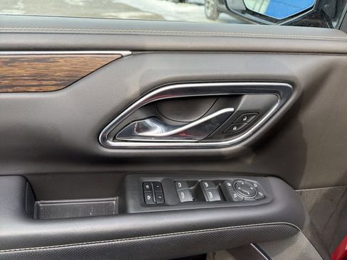 Used 2021 Chevrolet Tahoe Premier w/ Premium Package image 17