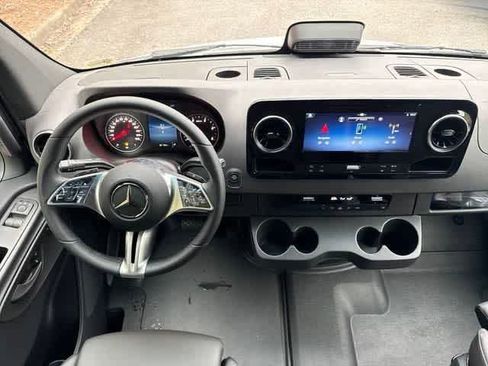 New 2025 Mercedes-Benz Sprinter 2500 image 19