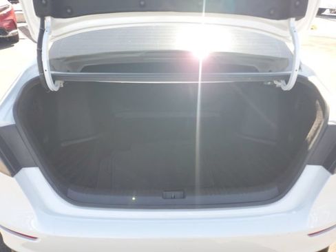 Certified 2023 Honda Accord LX image 8