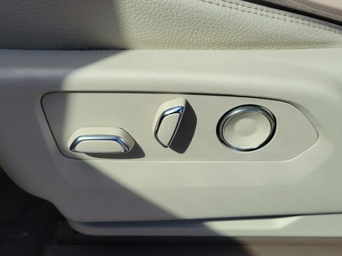 Used 2021 GMC Yukon Denali w/ Denali Premium Package image 15