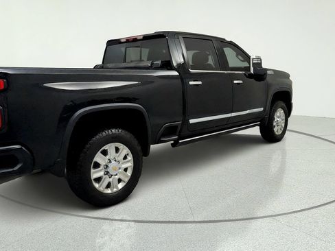 Used 2025 Chevrolet Silverado 2500 High Country w/ High Country Premium Package AWD/4WD image 5