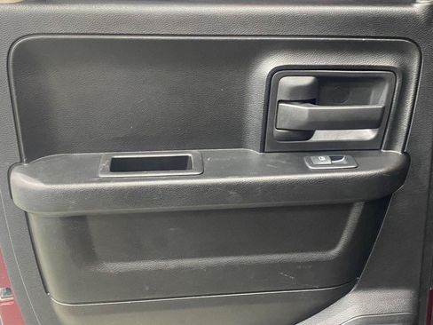 Used 2018 RAM 1500 Express AWD/4WD image 24