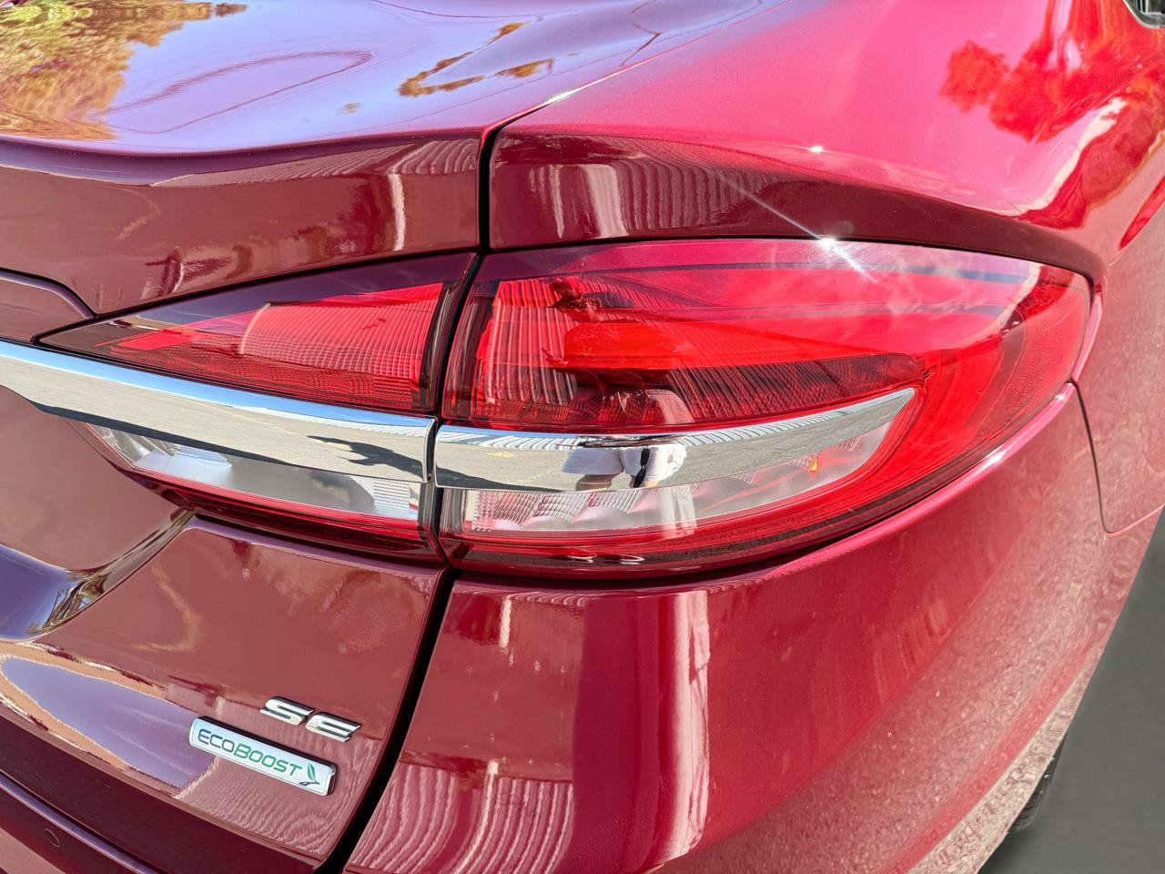 Used 2017 Ford Fusion SE w/ Fusion SE Technology Package FWD image 13