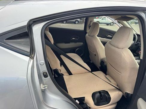 Used 2019 Honda HR-V EX image 11