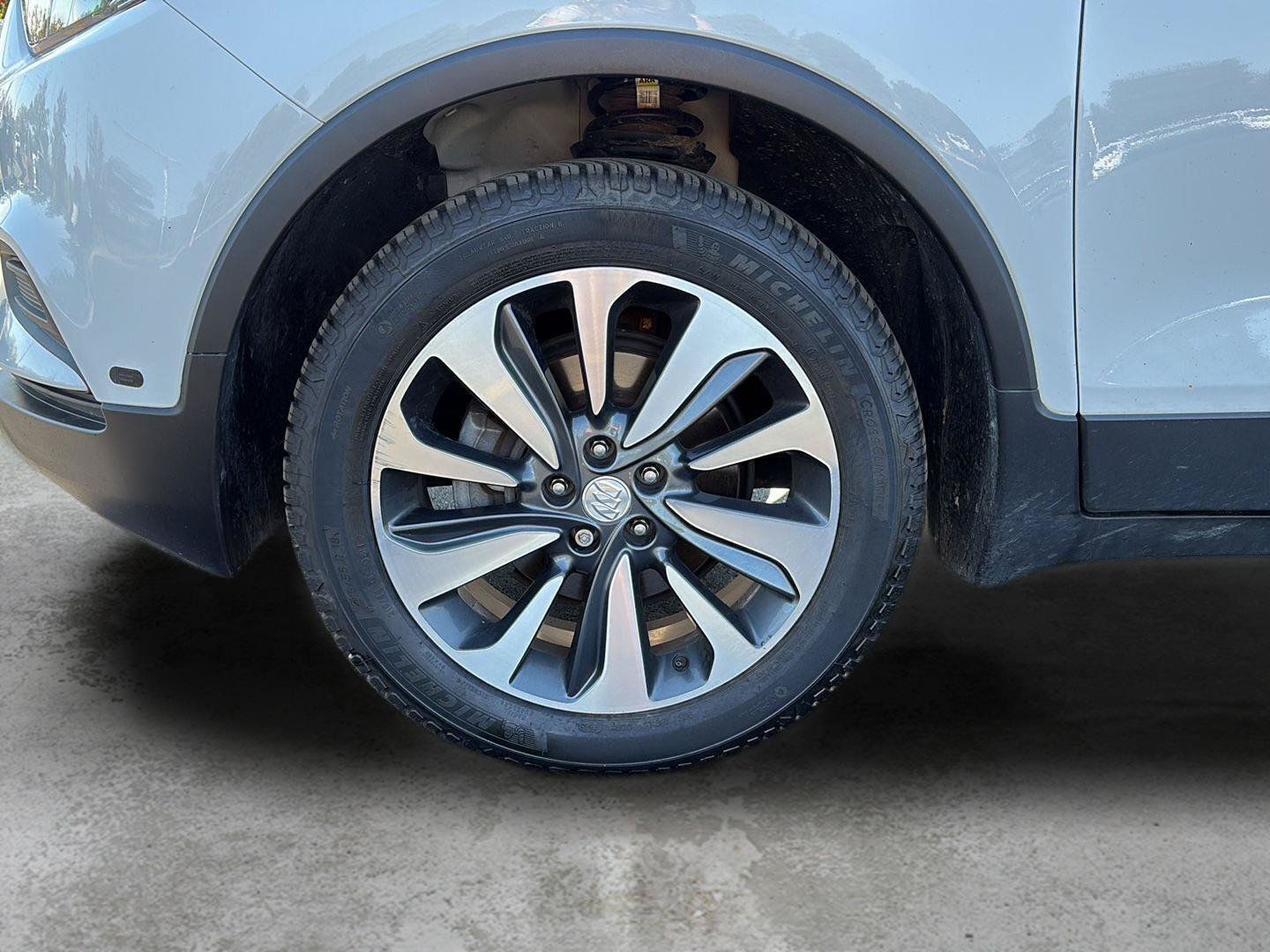 Used 2021 Buick Encore Preferred AWD/4WD image 15