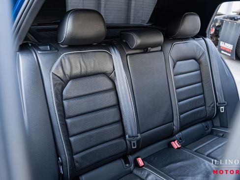 Used 2019 Volkswagen Golf R 4-Door image 33