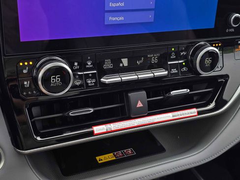 New 2026 Toyota Highlander Platinum AWD/4WD image 32