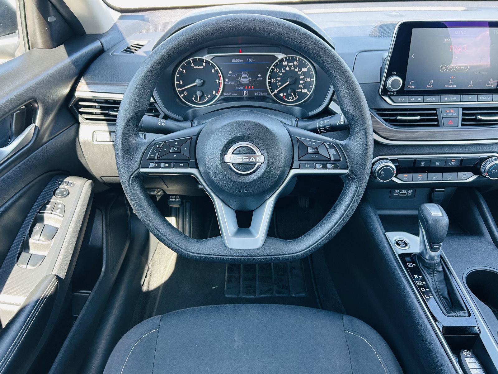Used 2025 Nissan Altima 2.5 SV FWD image 11