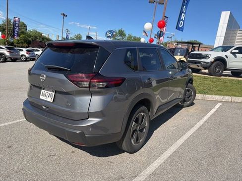 Used 2024 Nissan Rogue SV FWD image 14