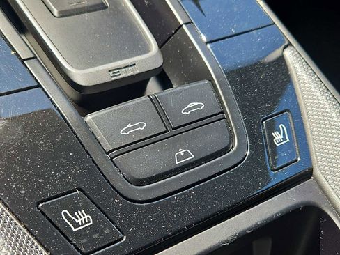 Certified 2025 Porsche 911 Carrera RWD image 15